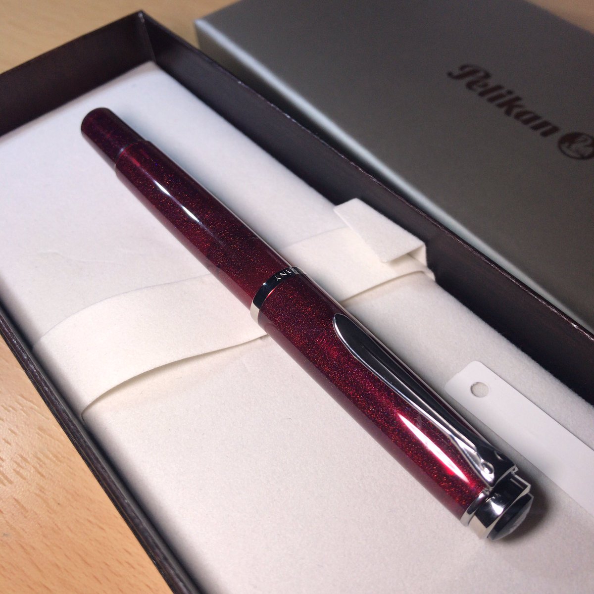 natsu38fp's tweet image. お久しぶりの #開封の儀
ペリカンスタールビーちゃんです。
可愛いよ？
#pelikan #starruby #m205 
#手書きツイート万年筆組 #手書きツイート