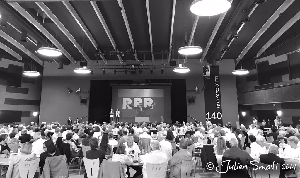 JulienSMATI's tweet photo. Un bel hommage et un beau rassemblement des #LR69 à #Rillieux pour la fête de rentrée sous l’égide de #JacquesChirac . De nouvelles investitures aux municipales pour le Rhône avec des objectifs ambitieux @AlexVincendet @blanc_etienne @fnb_officiel @PhilippeCochet @69Republicains https://t.co/5HcuaHFYNF