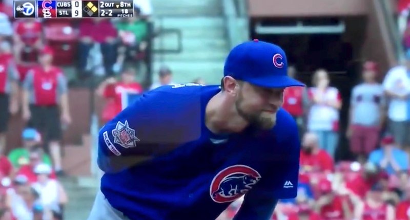 BleacherNation's tweet photo. OMG: Ben Zobrist Just Pitched and Struck Out Yadi Molina https://t.co/ndJTSn1xgh https://t.co/hM4voiv9Bq