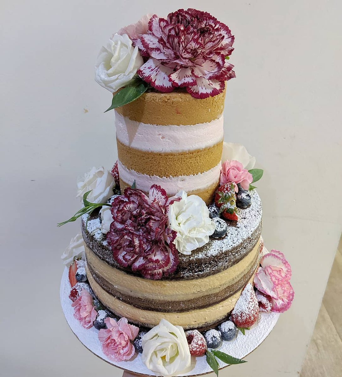 Soy Milk and Vinegar makes some real purdy vegan cakes 😱😍 #yyc #yycvegan