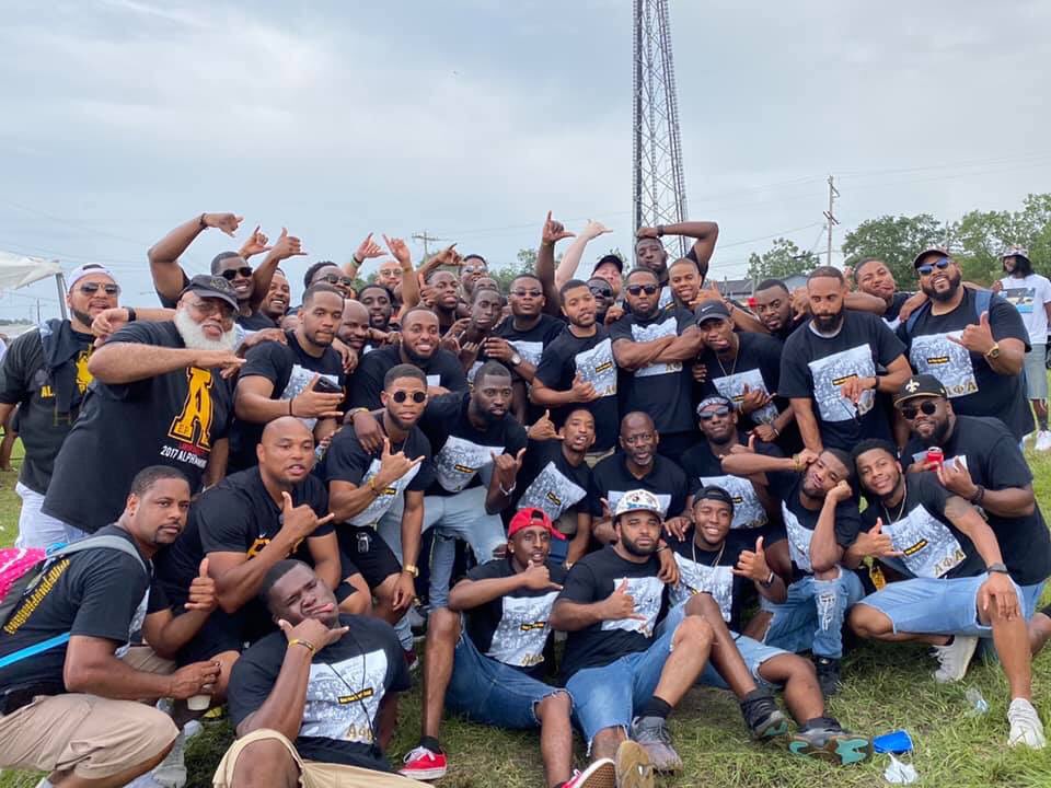 LamarAlphas's tweet photo. Lamar University Homecoming 2k19 the EP way π¦βΌοΈ
#LamarAlphas #B4AR π https://t.co/rj2YhXcCqT