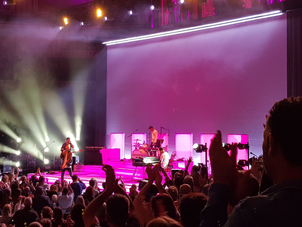 SchmoogyBoo's tweet photo. @keaneofficial #Keane #CauseAndEffectLDN Absolutely l🤩ved tonight. Putting my phone away made me feel so much more. I was totally in the moment, the lyrics &amp; emotions. The front side stalls were great! I was on an aisle, I could dance, &amp; my bladder held up. Woo hoo! Thank you 😍 https://t.co/9fy6ZqIwVm