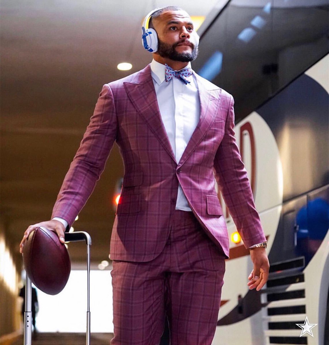GentsPlaybook's tweet photo. All eyes on PRIMETIME. Got the @dallascowboys coming in hot to New Orleans 🔥 || @dak @EzekielElliott @rcobb18 #DevinSmith https://t.co/GRUFLDmi15