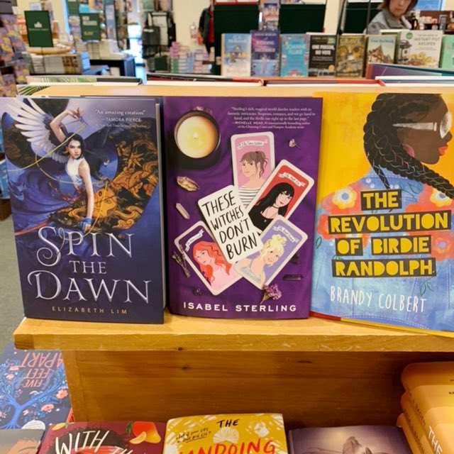 mycandacejean's tweet photo. I spied #TeamKRush talent @IsaSterling and cover artist @kelseyeng32 face-out at my local @BNSouthTowne today! https://t.co/gcdlgr2xEr