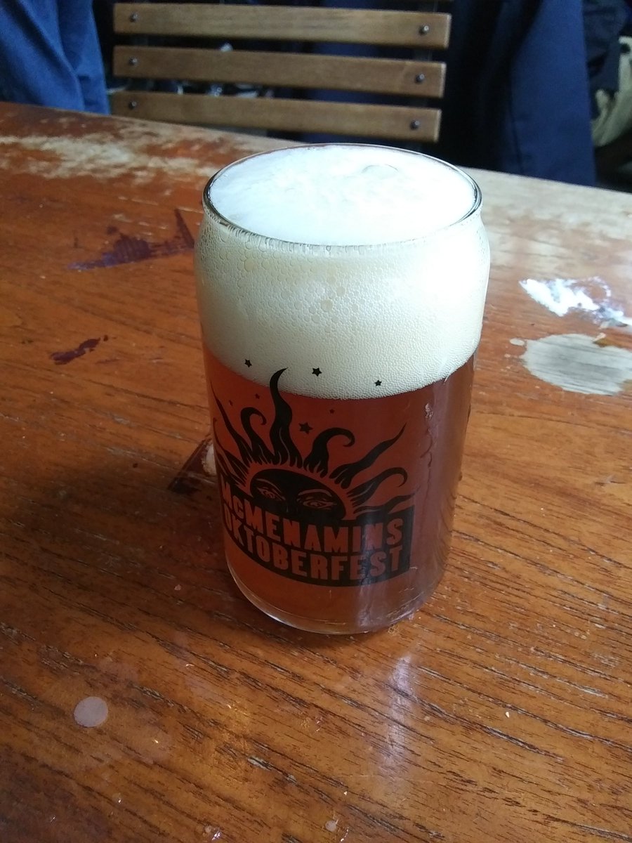 MatthewPilk's tweet photo. She can't pour...lulz
#streamer #lovingthisbreak #backtothegrindsoon #soonish #twitch https://t.co/85KTH8sOPv