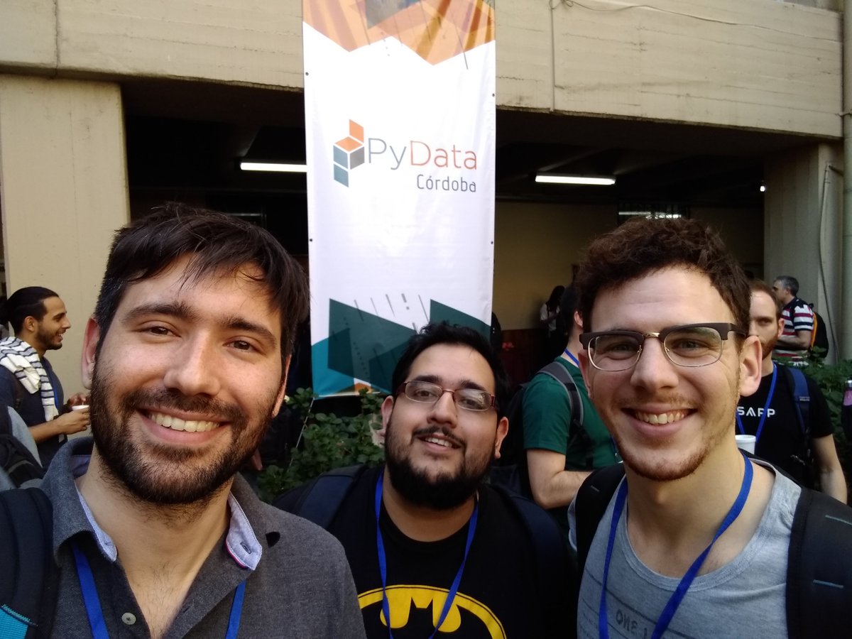 ezettlll's tweet image. Muy buen finde en #PyDataCba! La organizacion impecable y los speakers un lujo 👏 Que bueno poder compartir un par de dias con la gran comunidad Pythonera y Datera que tenemos 🙌 @PyDataCba