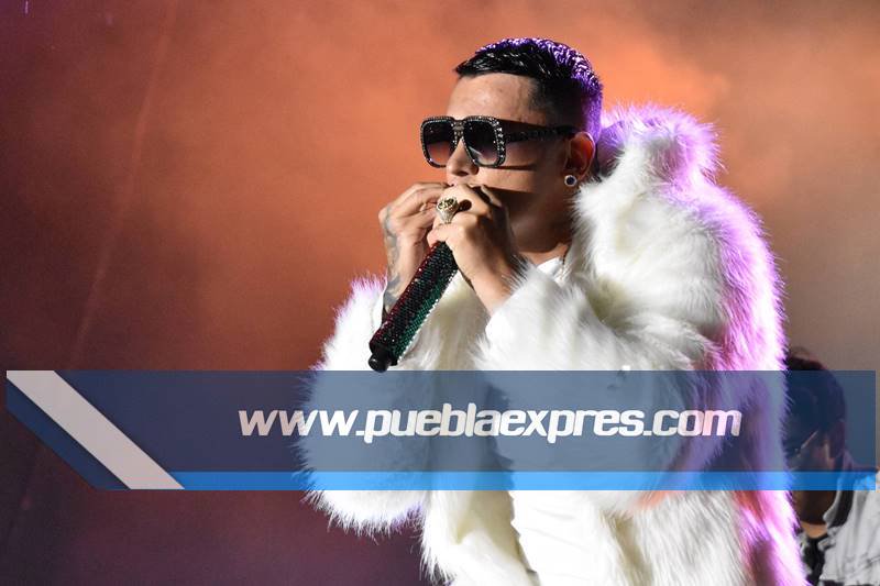 PueblaExpres's tweet photo. Imágenes 📷| #PueblaExpres 💻
Festival de Música @Jalo_Fest 2019🎶😎 | @KEVINROLDAN 🎤 | 🏟️ @Estrella_Puebla
#JaloFest2019 #KRING #Mia https://t.co/xsHuXqdBCU