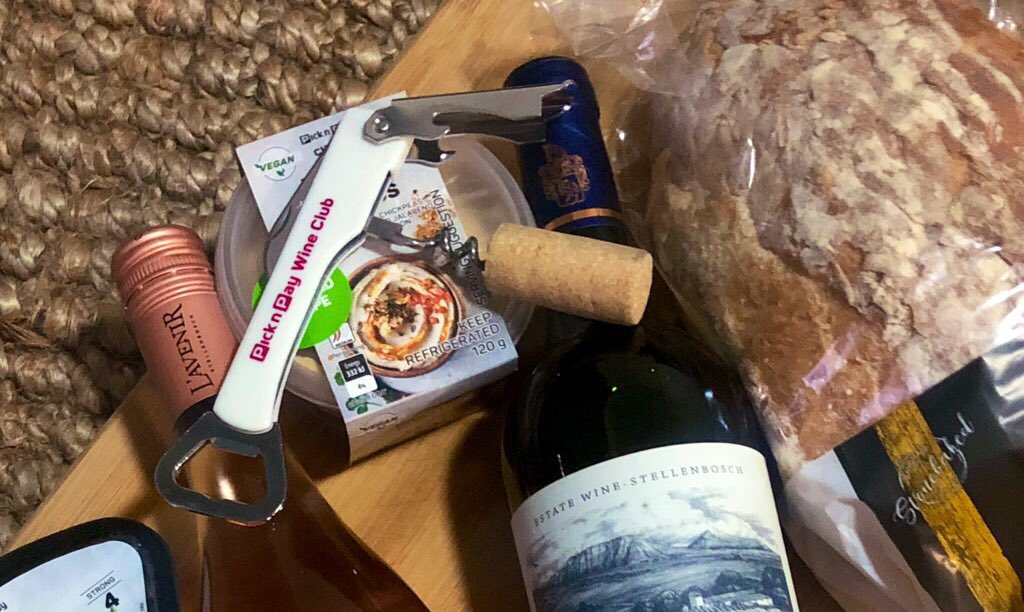 💫COMPETITION ALERT💫

WIN a set of 2 tickets to <a href="/StellWineFest/">Stellenbosch Wine Festival</a> in JHB at Wanderers this weekend!

Follow <a href="/Lloydi_Boy/">Lloyd Loots</a> &amp; <a href="/StellWineFest/">Stellenbosch Wine Festival</a>, then RETWEET this tweet...

T&amp;C’s apply
Winner announced 4 October

More #SWFJHB entries here: facebook.com/77594489913550…