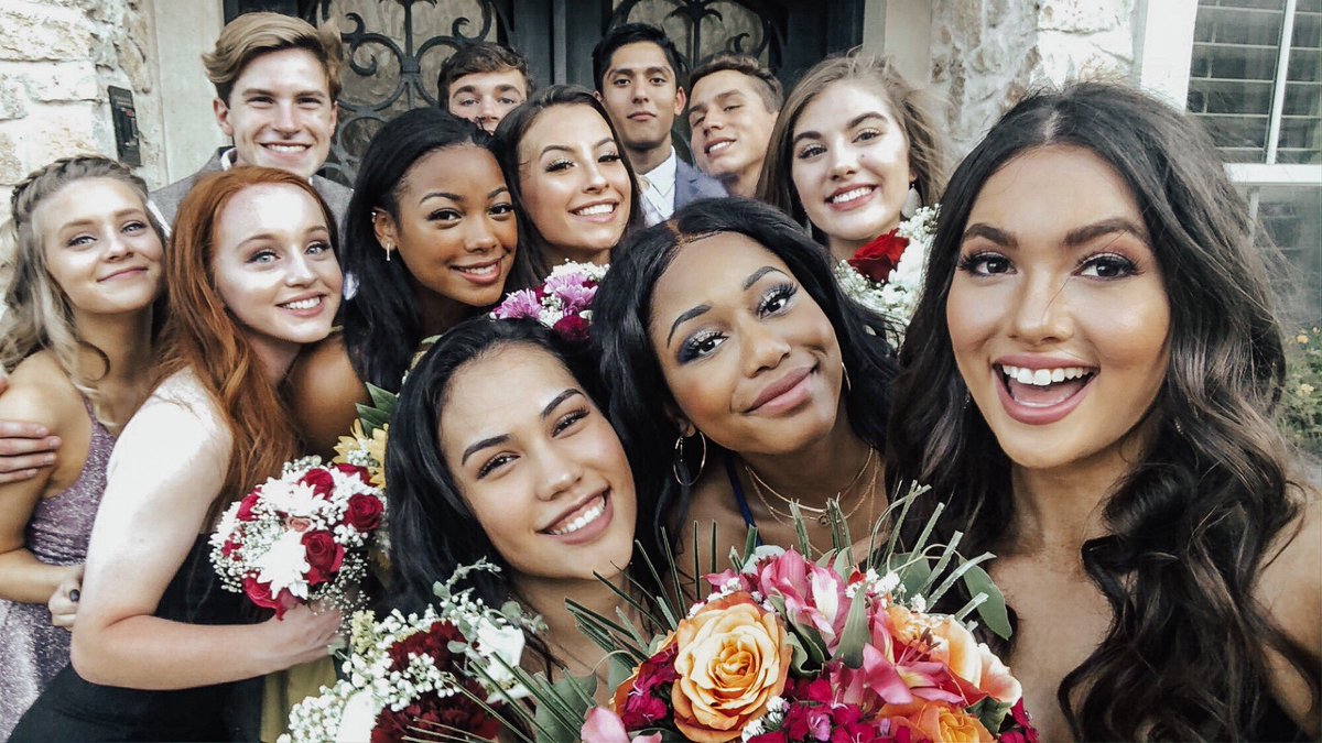 last one. best one. #hoco 💗🎉