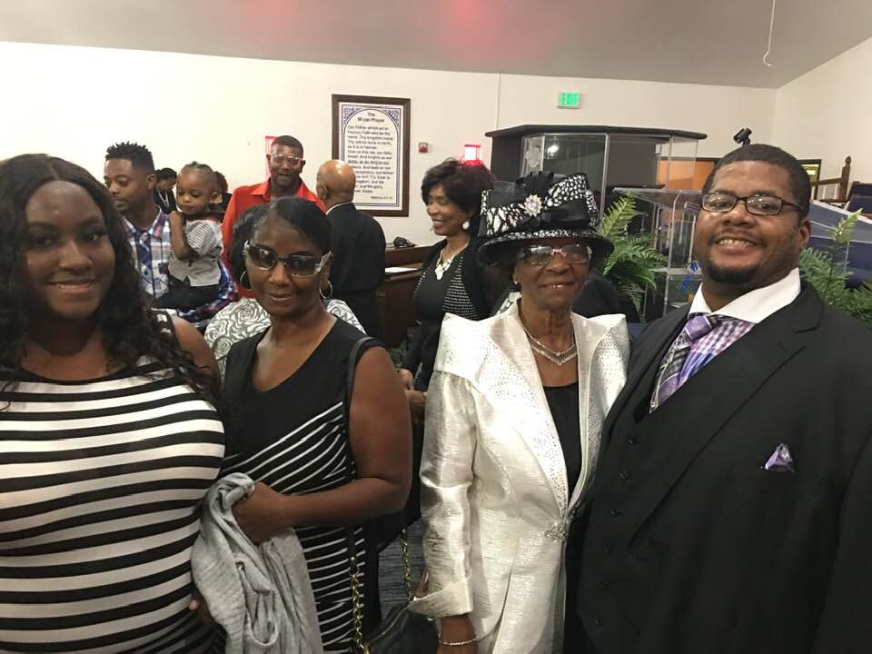 darius_gipson's tweet photo. Church today https://t.co/OhNdiqYqhZ
