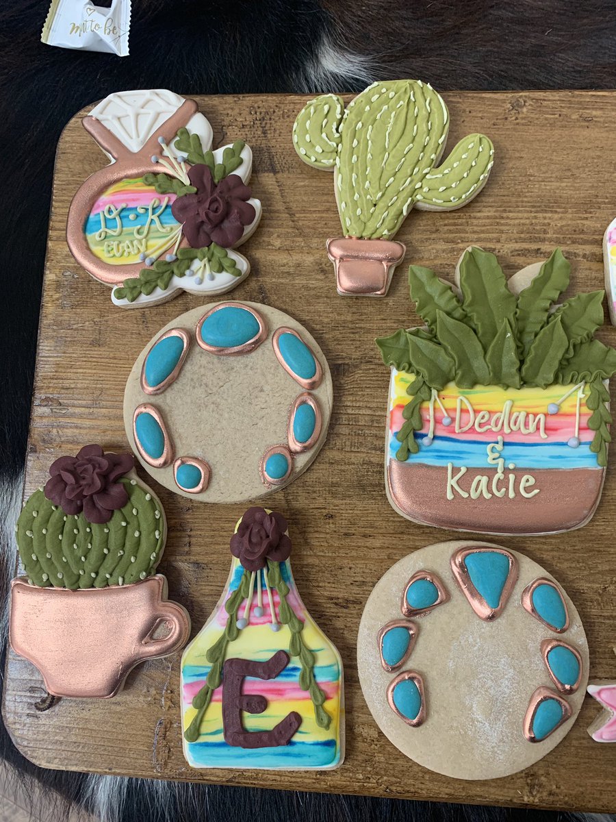 GreshamSamantha's tweet photo. Probably my favorite cookies I’ve made so far 🖤 https://t.co/mRA4qGRDzi