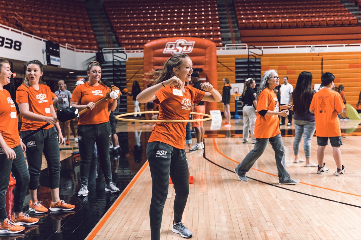 OSUEquestrian's tweet photo. We had a blast hanging out at the @osucvc Birthday Bash today! #okstate https://t.co/VEQVhMUU5S