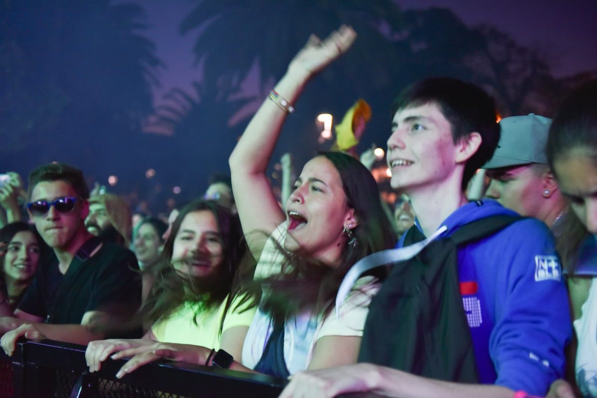 Frente_Amplio's tweet photo. Así se vive el festival de @laolaesperanza 🌊🤩 con miles de personas que colmaron el Parque Rodó 🙏🎡🎢
¡@viva_uy para todo el mundo! 🔝🙌

#viva! https://t.co/EX3GG9VEN2