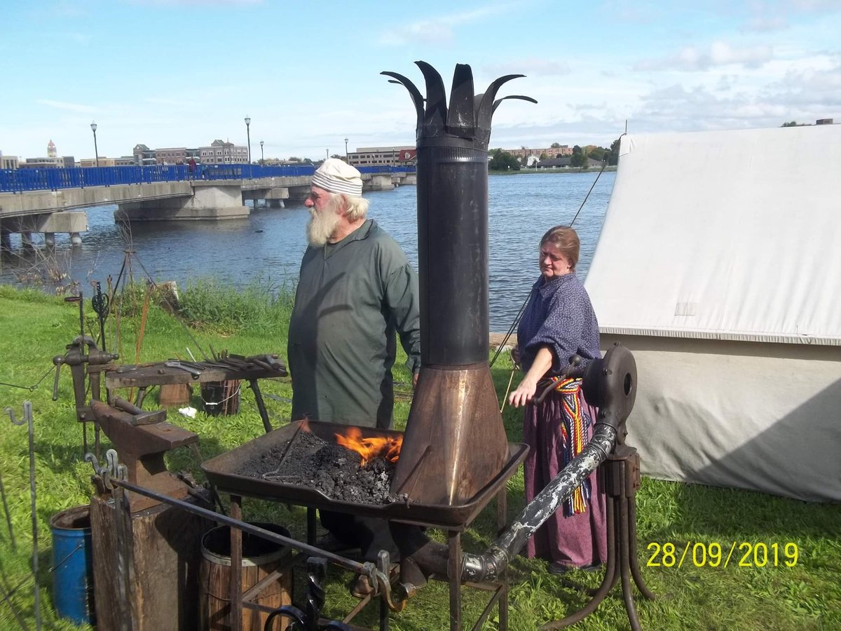 Kaane_Hawkvale's tweet image. River of Time 2019- Photos were taken Sept. 28th. Part 2

#RiverOfTime #RiverOfTimeBayCity #BayCity #BayCityMichigan #BayCityMi #history #historic #scottish #scotland #kilt #kilts #indian #indians #nativeamerican #nativeamericans #voyagers #reenactors #reenactment #reenactor