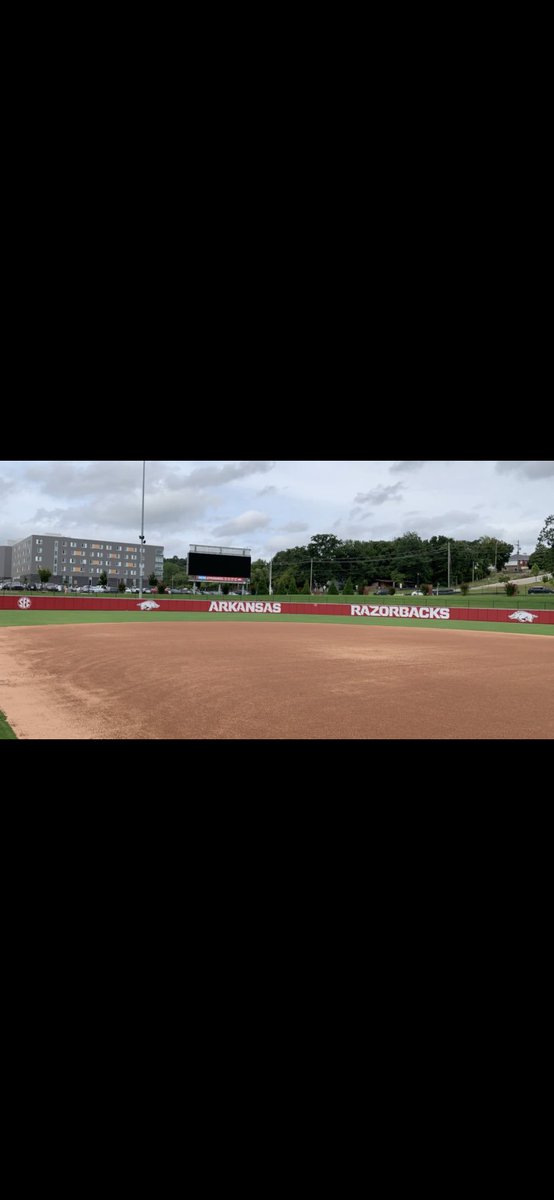 AbbyGordon21's tweet image. super excited to announce that I have committed to the University of Arkansas to further my academic  and softball career! thank you to my coaches, family, and friends for making this possible. go hogs 🐗❤️