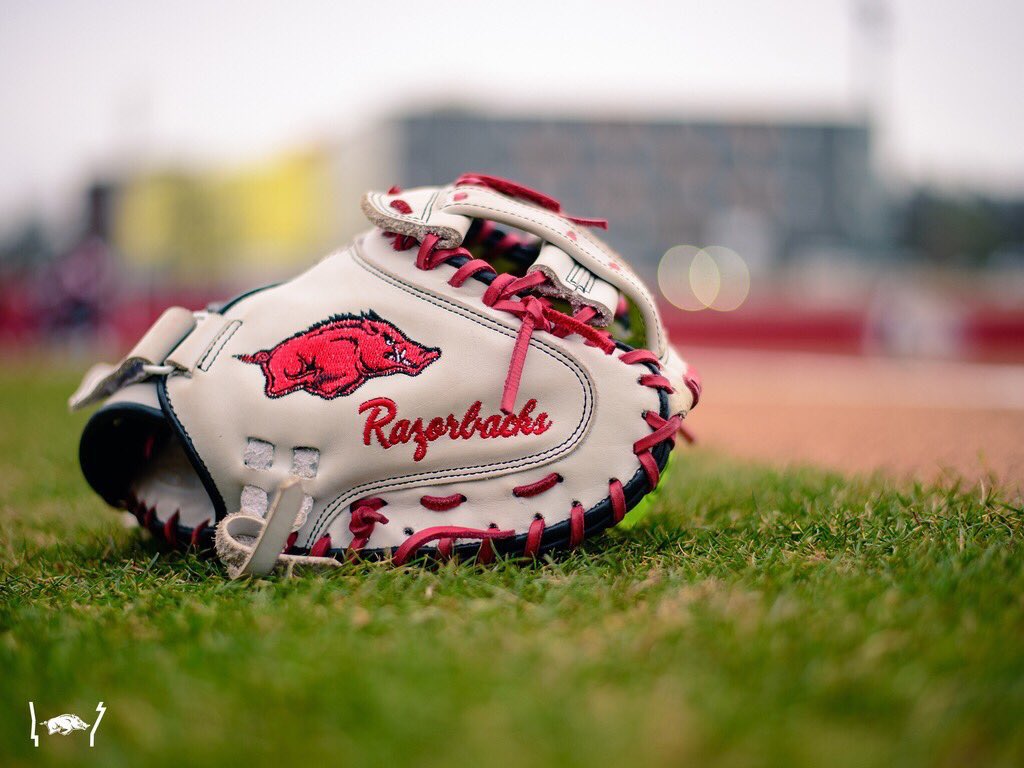 AbbyGordon21's tweet image. super excited to announce that I have committed to the University of Arkansas to further my academic  and softball career! thank you to my coaches, family, and friends for making this possible. go hogs 🐗❤️