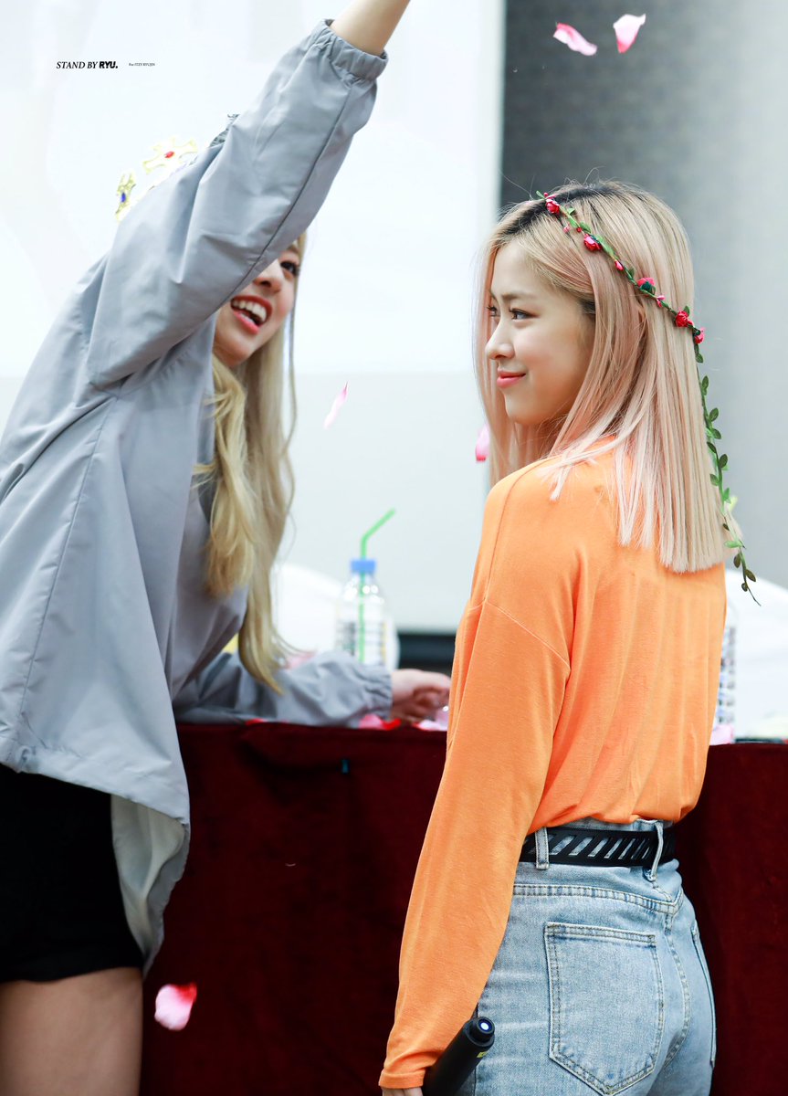 StandByRYU's tweet photo. 190921🌸
꽃 공주다!! 
류지나ㅠㅠㅠㅠㅠ 넘 예뻐 ㅠㅠㅠㅠㅠㅠ
#ITZY #있지 #신류진 #류진 #RYUJIN @ITZYofficial https://t.co/K9jT07uDIN