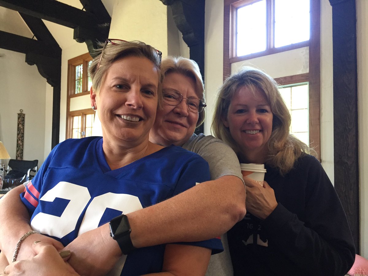 Janellepm's tweet image. On set with some awesome people @BeaconHillWeb!!  Special shout out to @takeitish for all your help with craft services!!!  You rock!  #teamwork #bestcast #bestcrew one more day to go!