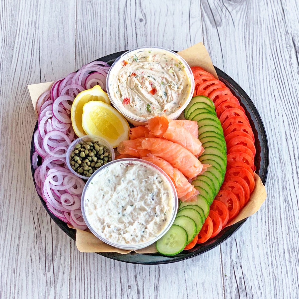 feastandfettle's tweet photo. Looking for the perfect way to break-the-fast this year for Yom Kippur? Well, look no further 👀

#yomkippur #highholidays #jewishholidays #shmear #jewishfood #jewishmom #jewishculture https://t.co/nUlzhZSgUv