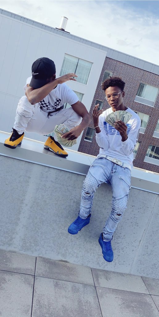 kiddj00's tweet image. @kingFn5 Real Bag Chasers💰💰
#HighLifeENT