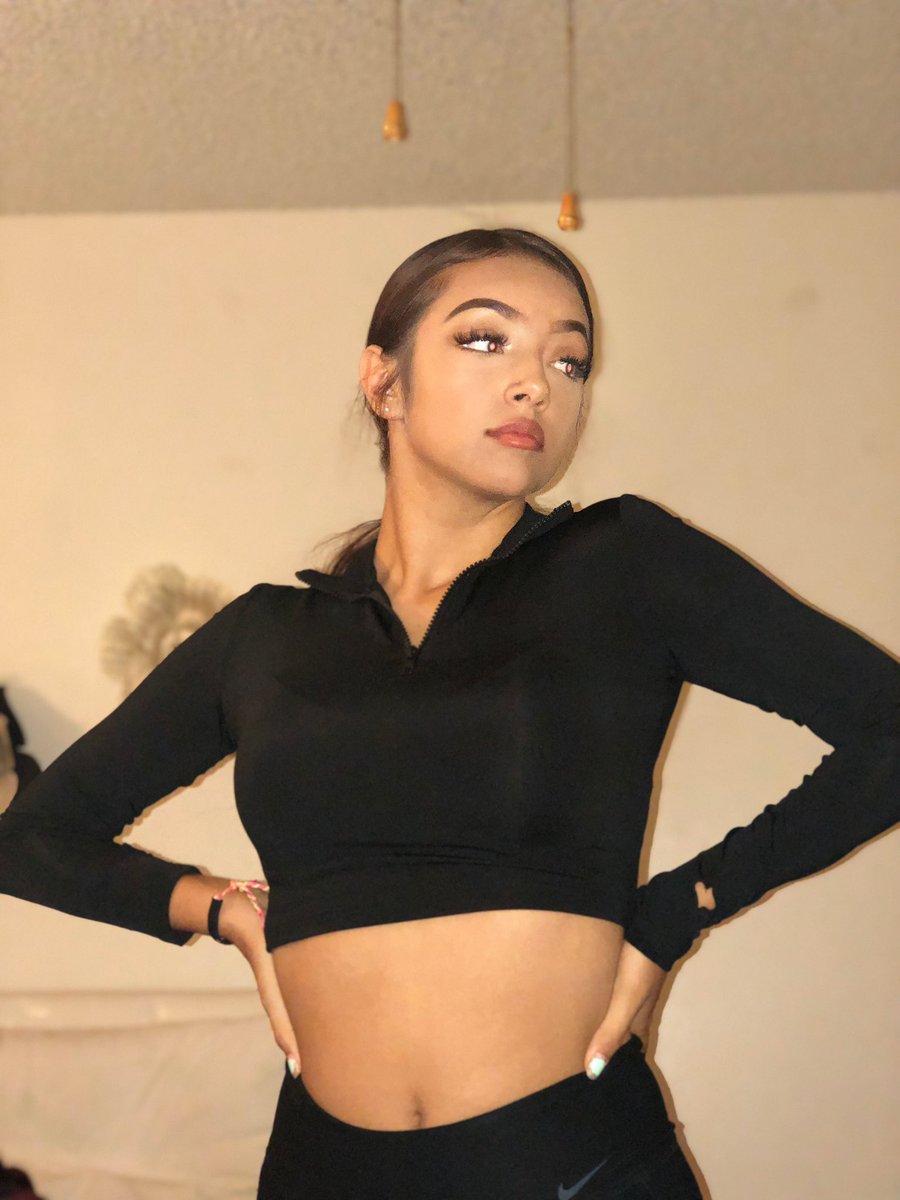Anjaneeperez's tweet photo. Who is she🤭🖤#Enjoy #BadGuy https://t.co/C8JyCr3EQI
