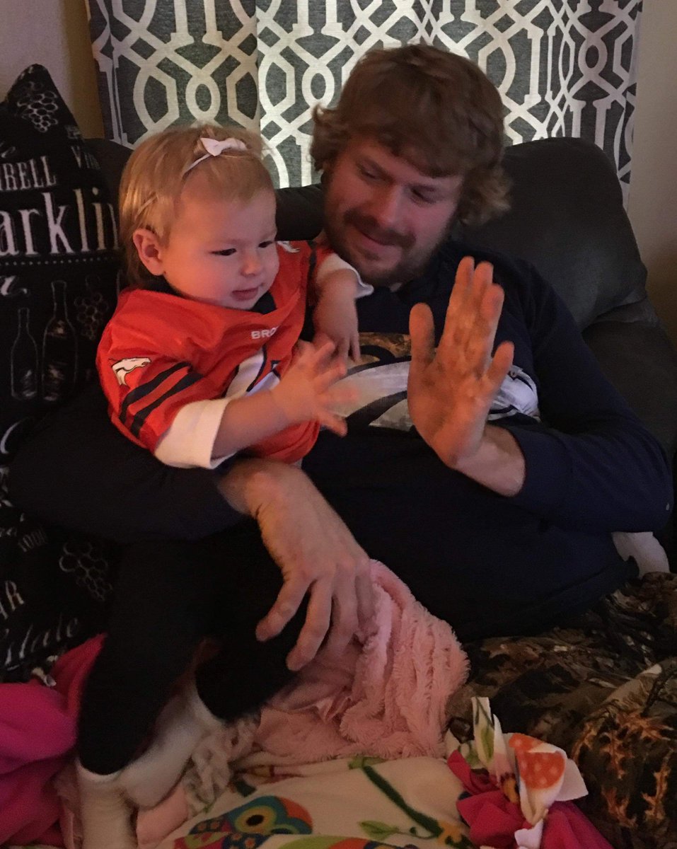 undeadno9's tweet photo. My favorite team sucks right now, and I'm at a loss for words.. even though they lost, overall it ended up to be a pretty good afternoon because I got to enjoy the happy moments with the little one and her wonderful mama. That's all that really matters 🧡💙 #BroncosCountry W or L https://t.co/Fw2fNzX5FC