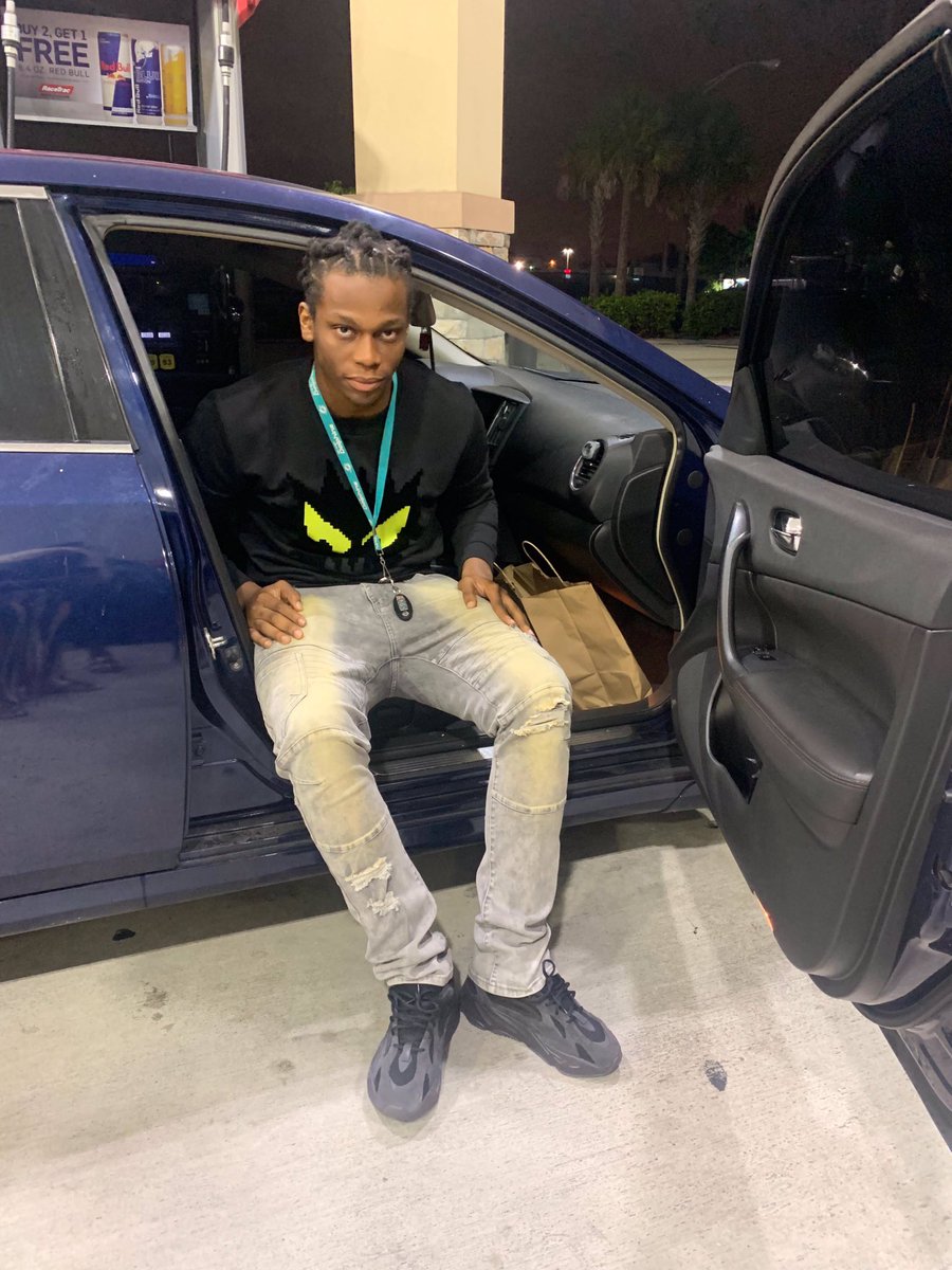 Chief_Samson's tweet image. Can’t hang around you niggas, we don’t think the same 🦍