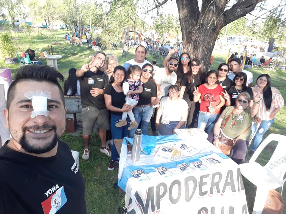 Empoderamient12's tweet image. Gran jornada militante representando la 3er promotora del Frente Tod☀️s ( Artigas 470 )
Es un placer militar con ustedes flia💖

#ArgentinaDePie
#HayCompromiso 
#HayEsperanza 
#HayFuturo
#EmpoderamientoPopular✌🏿

#AlbertoPresident
#CristinaVice

 Sumate a participar,es con TOD☀️S