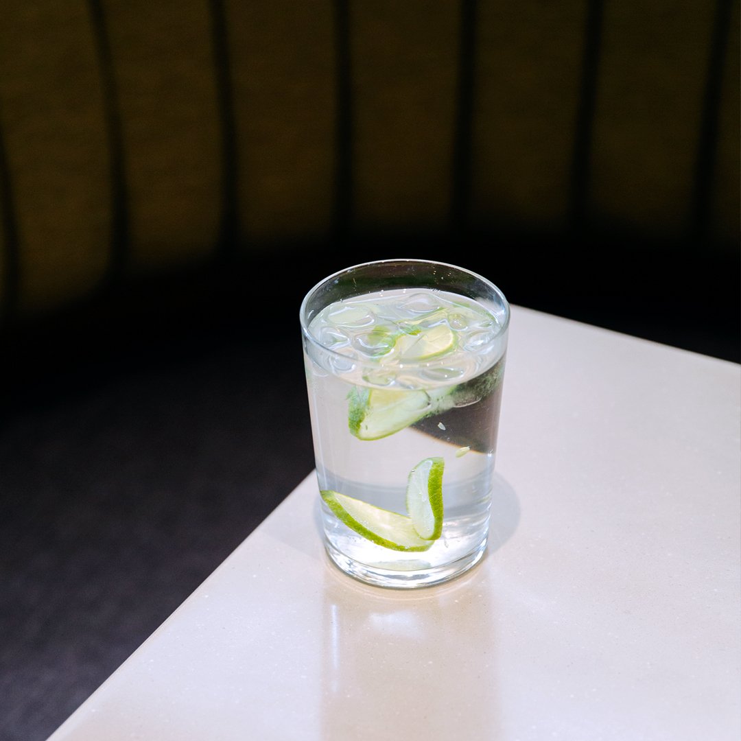 HRiazor's tweet photo. Visita Hotel Riazor y refréscate con una de nuestras bebidas. #CafeteríaBicos https://t.co/k51LjeSGbN