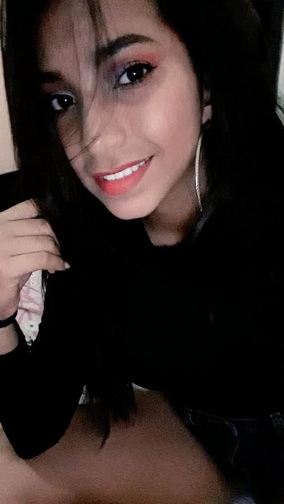 HeidyMarca2's tweet photo. Pienso en tu mirada ..😚 https://t.co/rkHietr4oX