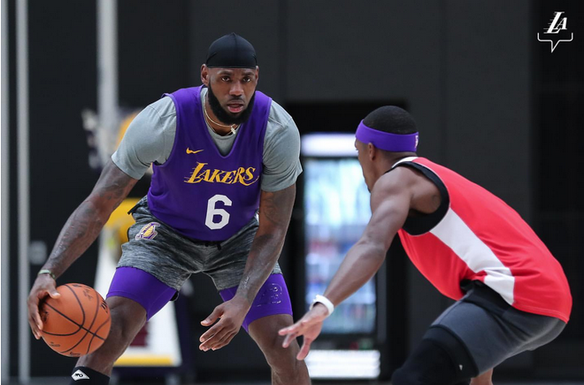 全神貫注！湖人官方發佈訓練營第二日組圖-黑特籃球-NBA新聞影音圖片分享社區