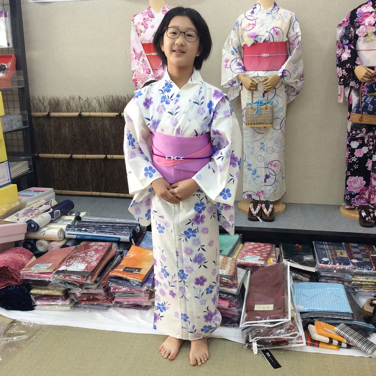 和田呉服店 Ar Twitter お着付け致しました 当店で着物をお買い上げして頂いたお客様は 何回着て頂いてもお着付けが無料です Japan Japanese Kimono Fashion フォロー きもの 着物 呉服 日本 着物屋 秦野 振袖 振袖レンタル 留袖 訪問着 付け