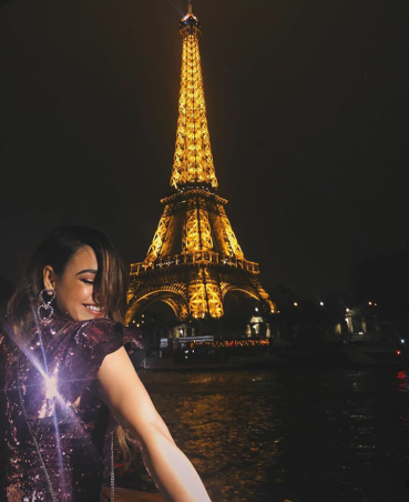 bitchimcarla's tweet photo. reluciente como la torre eiffel
bye, bye paris 💋 https://t.co/V692pbUxzl