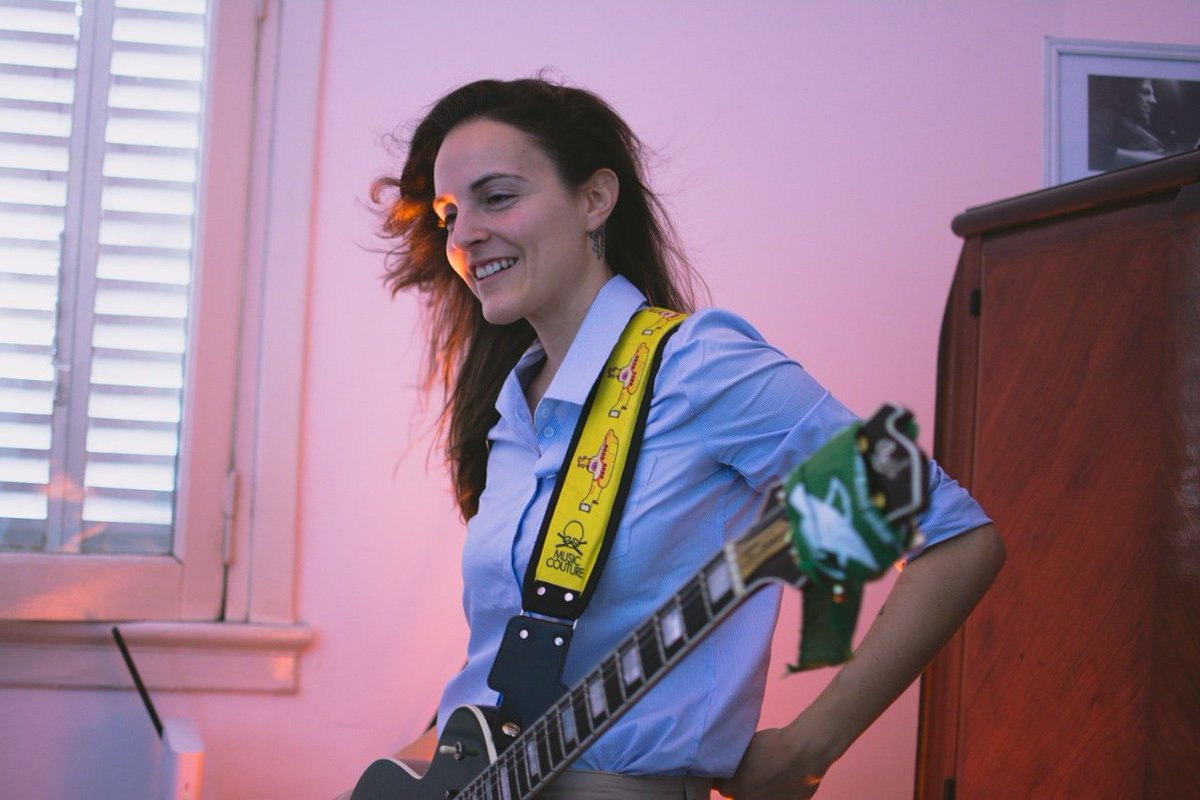 📆 5 de octubre tocamos con Ñoqui en JJ Circuito Cultural junto a <a href="/ValenBonetto/">Valen Bonetto</a>  y @DesasThreeto 
Venite porque será una experiencia inigualable en tu vida.
🎫 Anticipadas a 100 pé #precioantimacrisis .
.
Foto por <a href="/Agosroojas/">Agos Rojas</a>