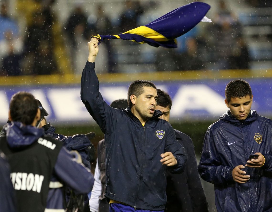 BomboneraJR10's tweet photo. Somos un grupo de socios e hinchas de Boca que proponemos juntar firmas para solicitar
que nuestra querida Bombonera lleve el nombre del máximo ídolo del club, Juan Román Riquelme. https://t.co/T9Syr5cfzx