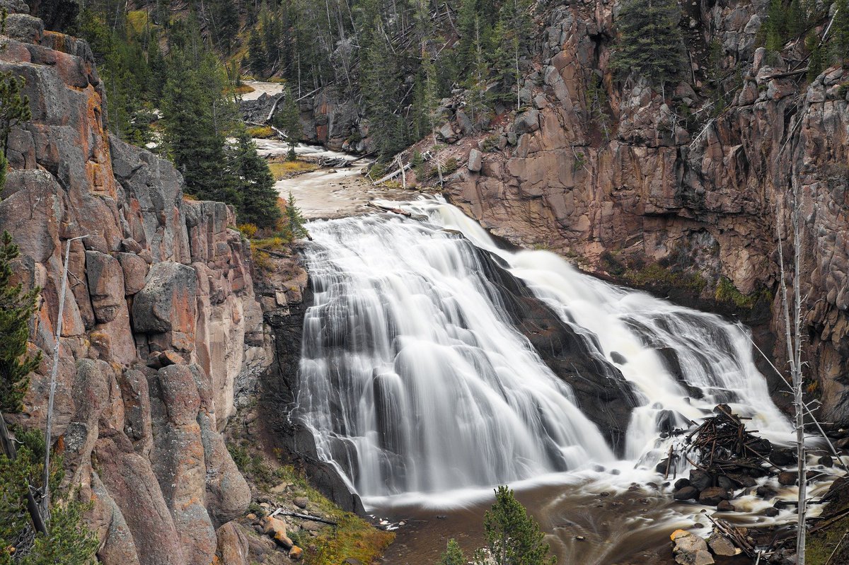 shimonfly's tweet photo. The perfect 2-day itinerary for Yellowstone National Park https://t.co/SqyumYunQJ 🏞️🗺️🍀

#Shimonfly #daytrip #Hike #hiking #NationalPark #Yellowstone #outdoor #outdoorliving #nature #naturelovers #MondayMotivation #MondayMood https://t.co/7LKA3Snvnf