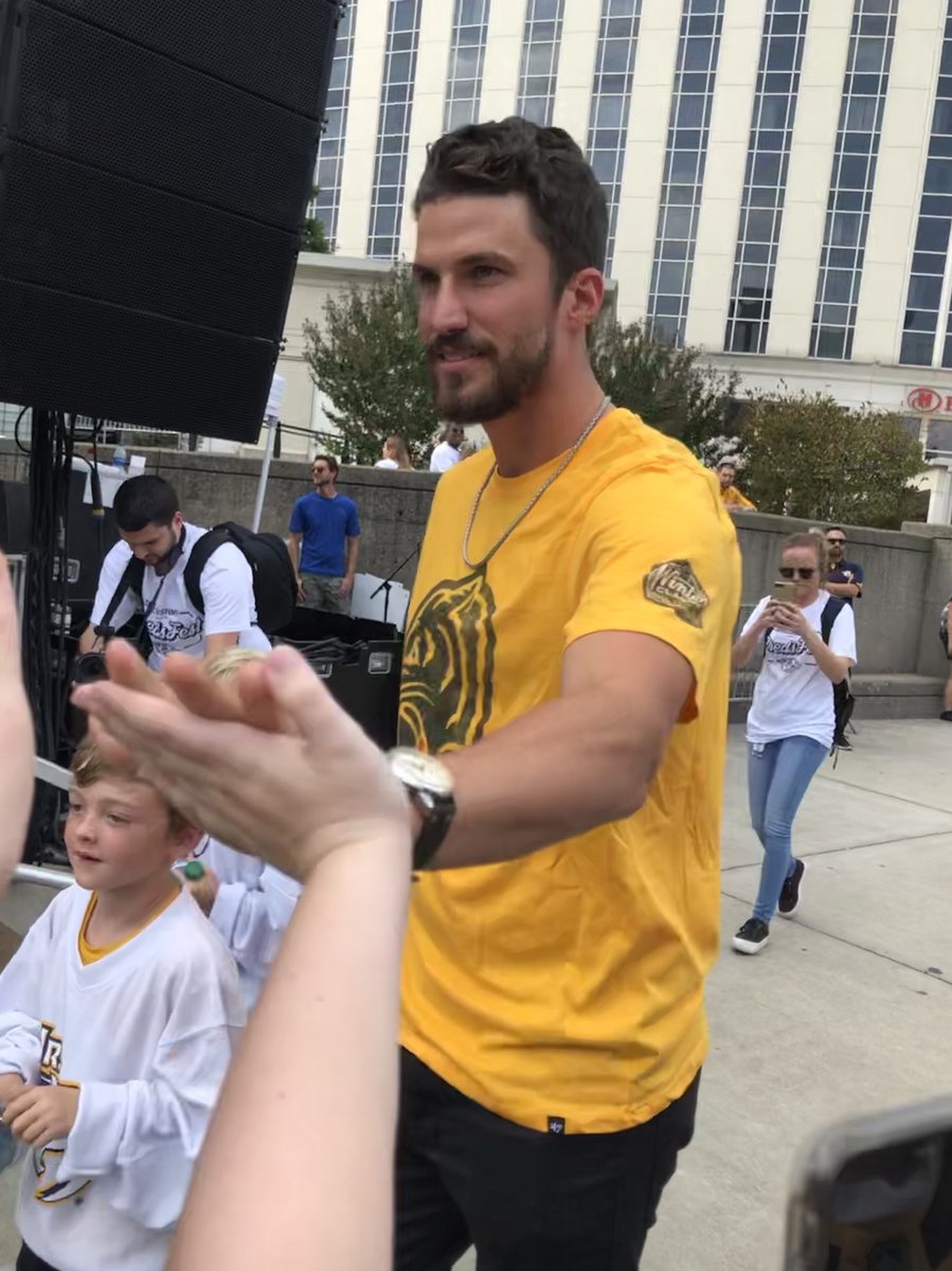 abbeycafferty's tweet photo. Best day of my life, honestly π #PredsFest #preds #NHL https://t.co/cGIiiFAV7X