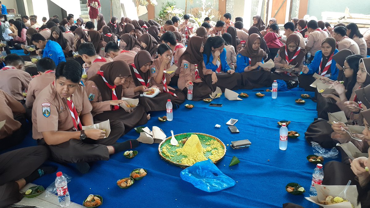 SMA Negeri 1 Jember tweet media