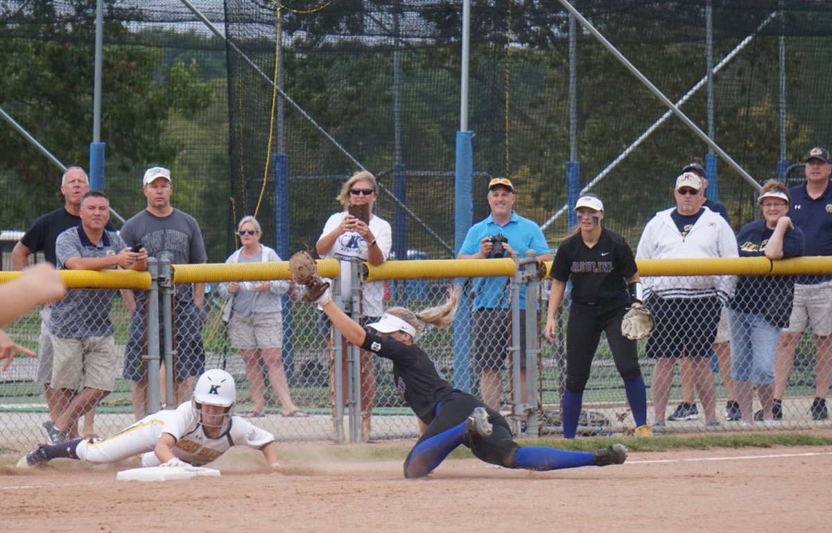 PoliticsSmoliti's tweet photo. Fun day playing Kent State! Made some plays, got some hits and learned a couple of things!
#FallBall
#GettingStronger
#MoreGamesPlease https://t.co/6E2QYRk9uj