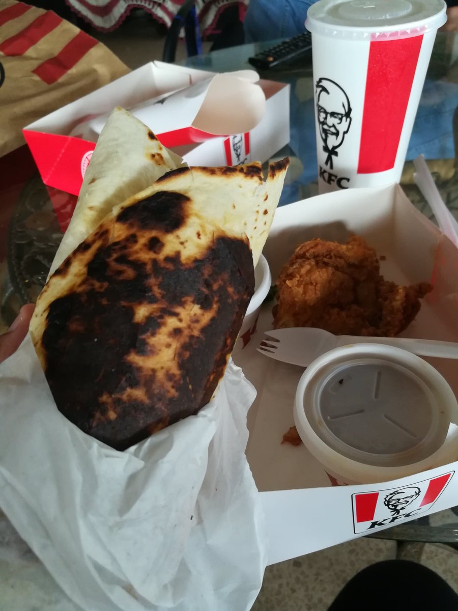 me hubieran avisado que no había twister tostado y que me iban a dar twister quemado! 😡 <a href="/KFCpa/">KFC PANAMÁ 🍗</a> KFC sucursal brisas del golf! Pésimo