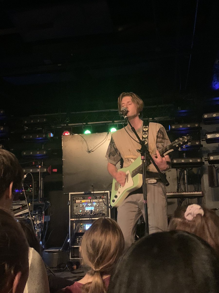 Courtney_Kase's tweet photo. A beautiful voice, person and performance done by @lostboycrow  last night in Ohio. Blessed to have witnessed🤘🏼💛 https://t.co/U5ZojLo9rb