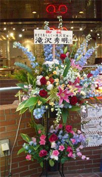 滝沢秀明の若い頃や昔 小さい頃の家族の構成 タッキー 兄弟 姉の結婚式 兄は病気 滝沢カレン イケメンでかっこいい画像や映像も