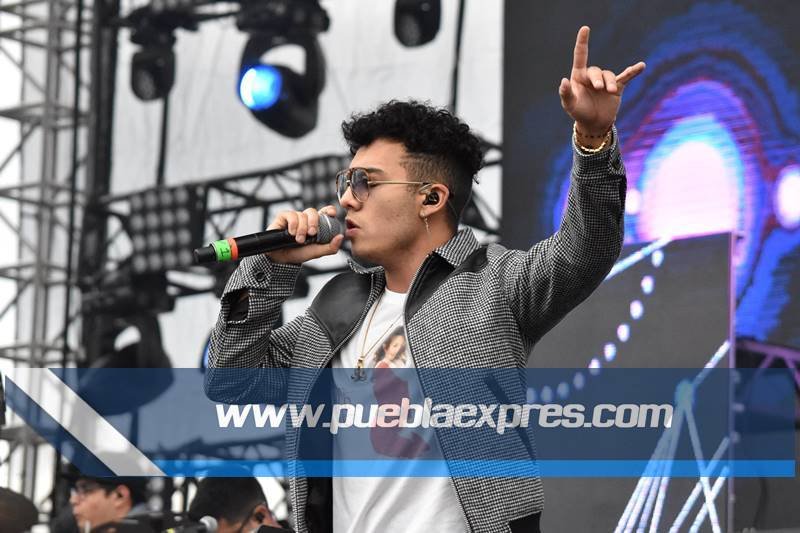 PueblaExpres's tweet photo. Imágenes 📷| #PueblaExpres 💻
Festival de Música @Jalo_Fest 2019🎶😎 | @SAAK 🎤 | 🏟️ @Estrella_Puebla
#JaloFest2019 #SaakManiacs #Caballeros https://t.co/UDdVEJuTob