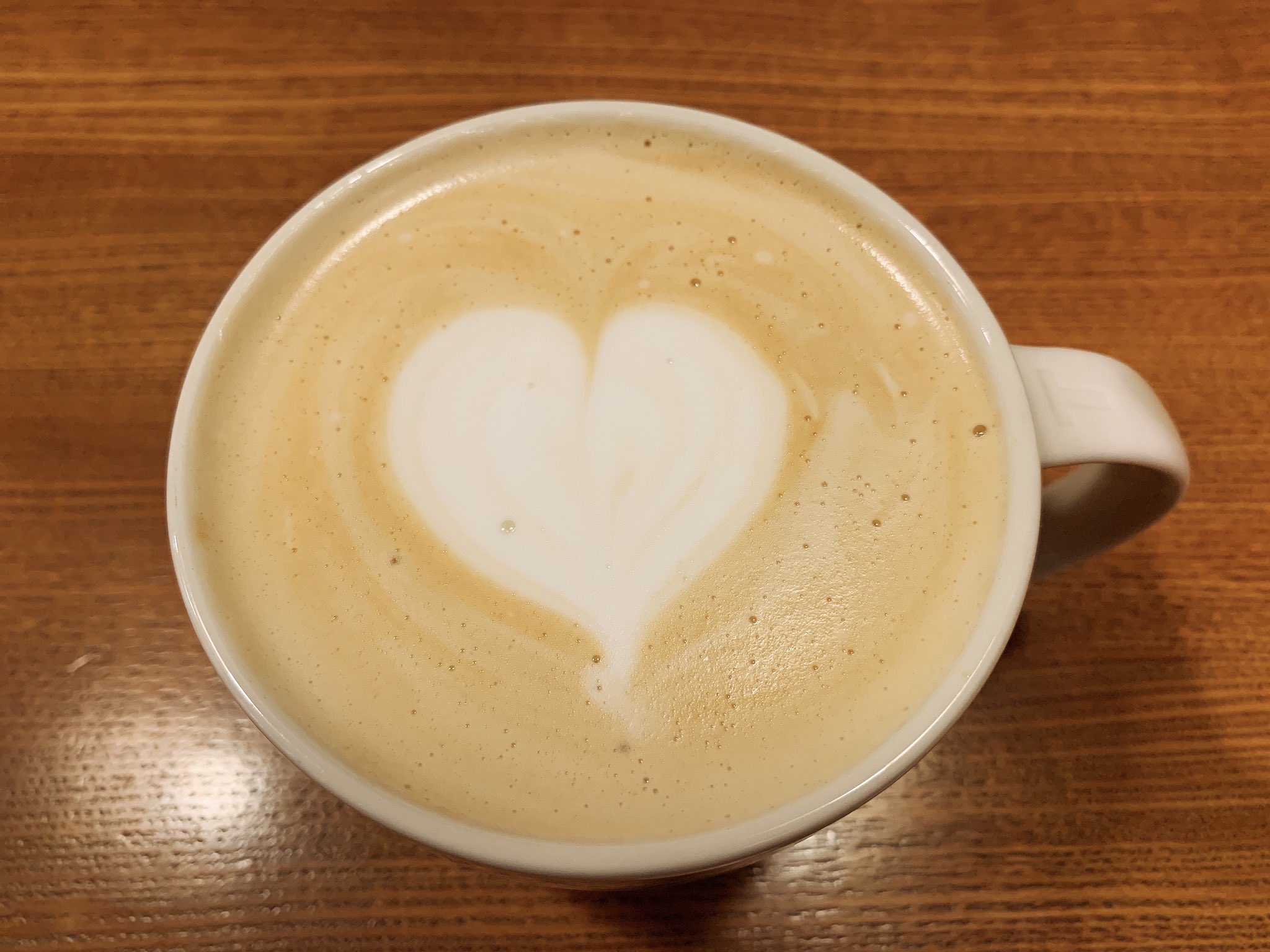 三枝明那 すまんｗスタバ来たらハートのラテアート貰ったんだが ｗこれは気があるってことでいいか ｗ反論がないなら俺の勝ちだがｗ T Co Yqmzueimco Twitter
