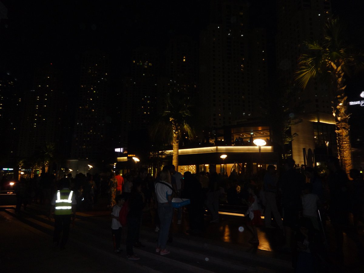 ShopsDubai's tweet photo. #Dubai at Night https://t.co/5aLAh0mWXm