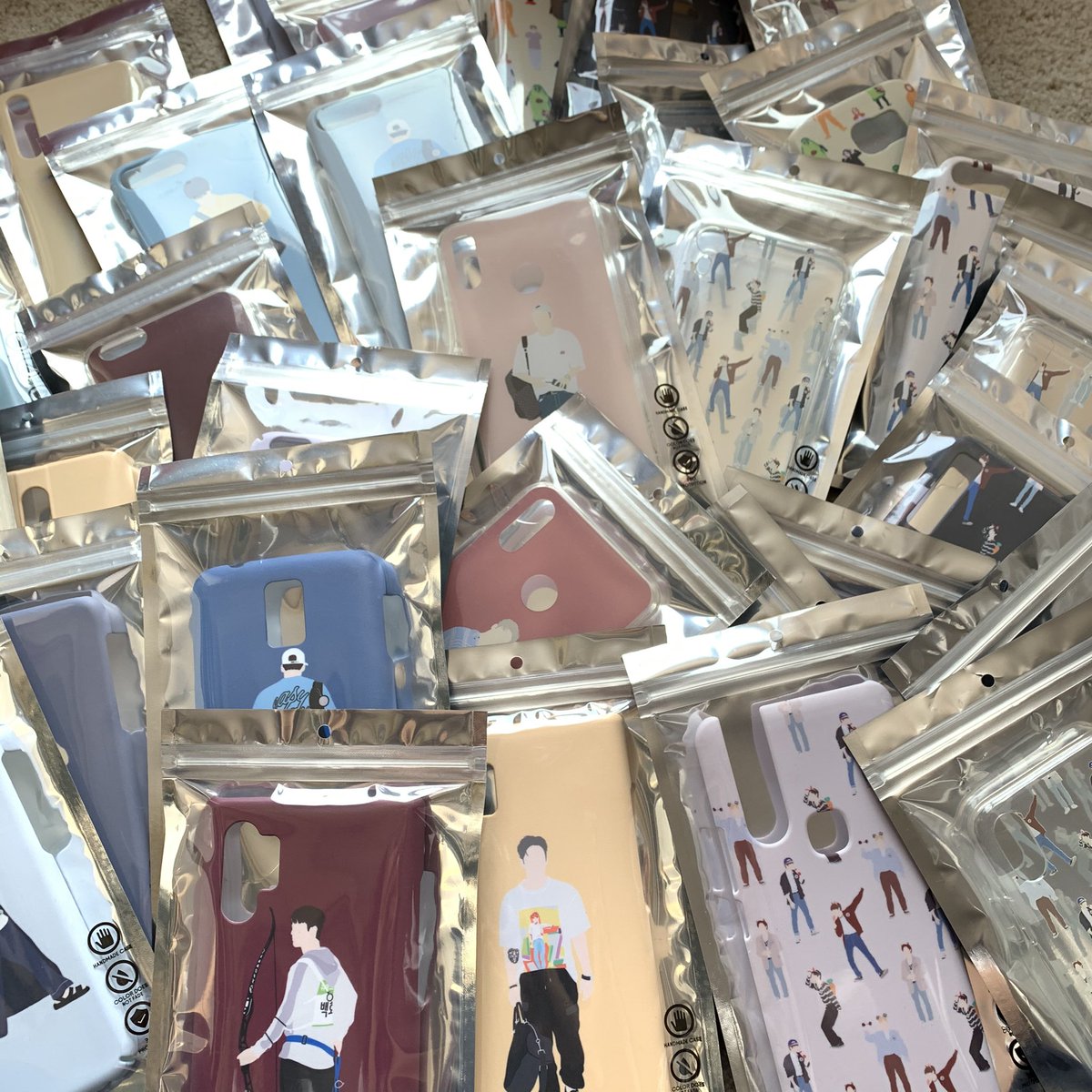 เคสมาแล้วน้าาาา เดี๋ยวขอเช็คสินค้าแล้วจะทยอยส่งให้นะคะ ☺️

#뉴이스트_JR_Aron_백호_민현_렌
#뉴이스트 #NUEST #ตลาดนัดนิวอีส #ตลาดนัดnuest #แผงลอยเลิฟ #백호 #김종현 #렌 #아론 #민현