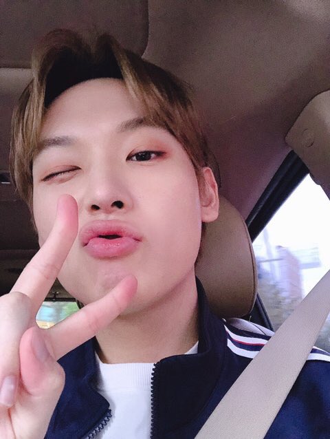 iamfantasych's tweet photo. [ 📸 | 19.09.28 ] Actualización de #Inseong vía Fancafe. https://t.co/D8FyB4rYdW