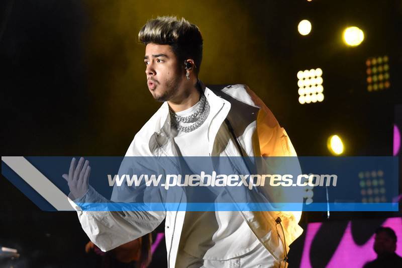 PueblaExpres's tweet photo. Imágenes 📷| #PueblaExpres 💻
Festival de Música @Jalo_Fest 2019🎶😎 | @MarioBautista_ 🎤 | 🏟️ @Estrella_Puebla
#JaloFest2019 #MarioBautista #Bautisters #Caballeros https://t.co/vz4CZcU41w