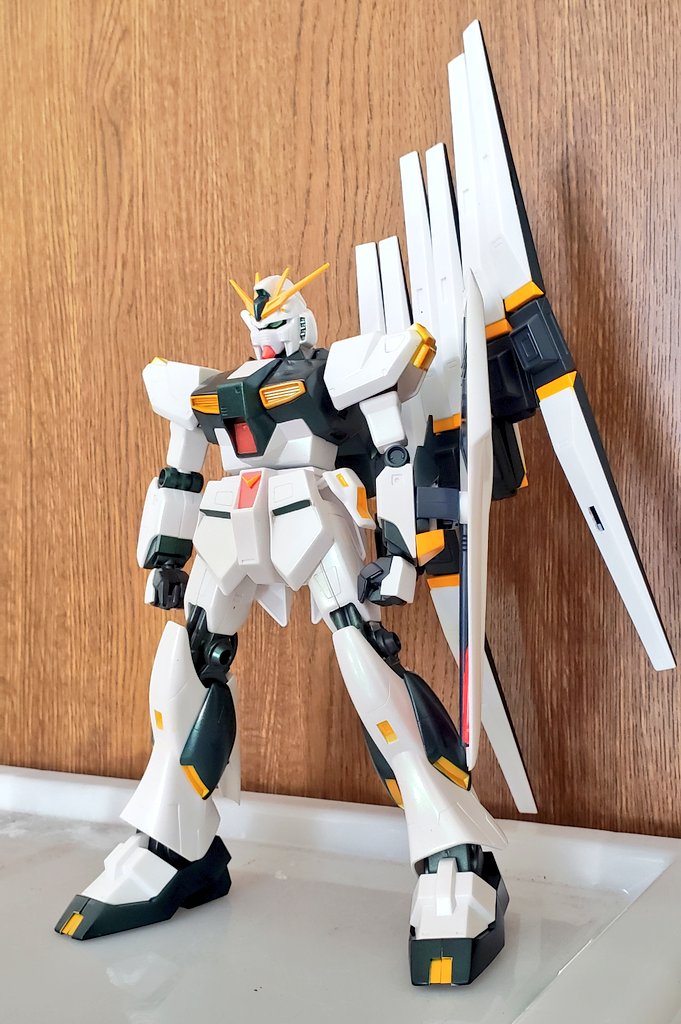 統覇已叶 読 ｺﾞﾃﾘﾝ ガンプラ サクッと旧キット完成 ガンプラの画像を貼るとrtされると聞いて 1 100 Nガンダムできました 角と腰を1ミリ伸ばした他 サイコフレームの共振を塗装で再現してみました