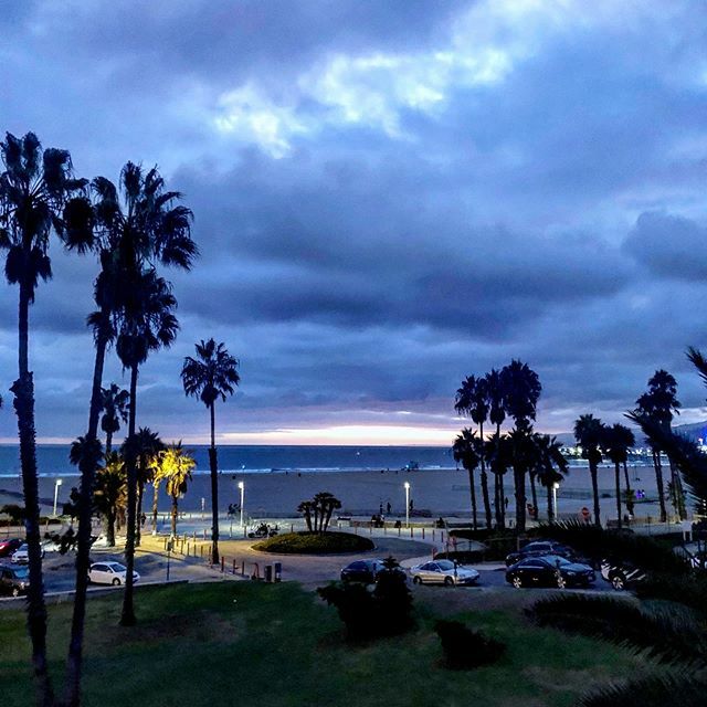 egorhythm's tweet photo. Date night with 😍 love in Santa Monica in front of this dramatic background. It has been busy and we haven’t had much time to connect  as we usually do. But tonight we enjoyed each other and made ourselves a priority. #lovers #sunset #beatechelette #… https://t.co/eZscuY1XxV https://t.co/bRJ3TVP0cJ